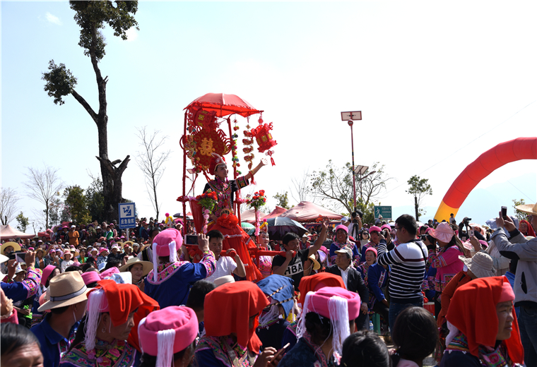 民族團(tuán)結(jié)進(jìn)步.jpg